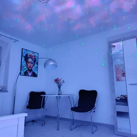 Fewo Crystal & Netflix דירה